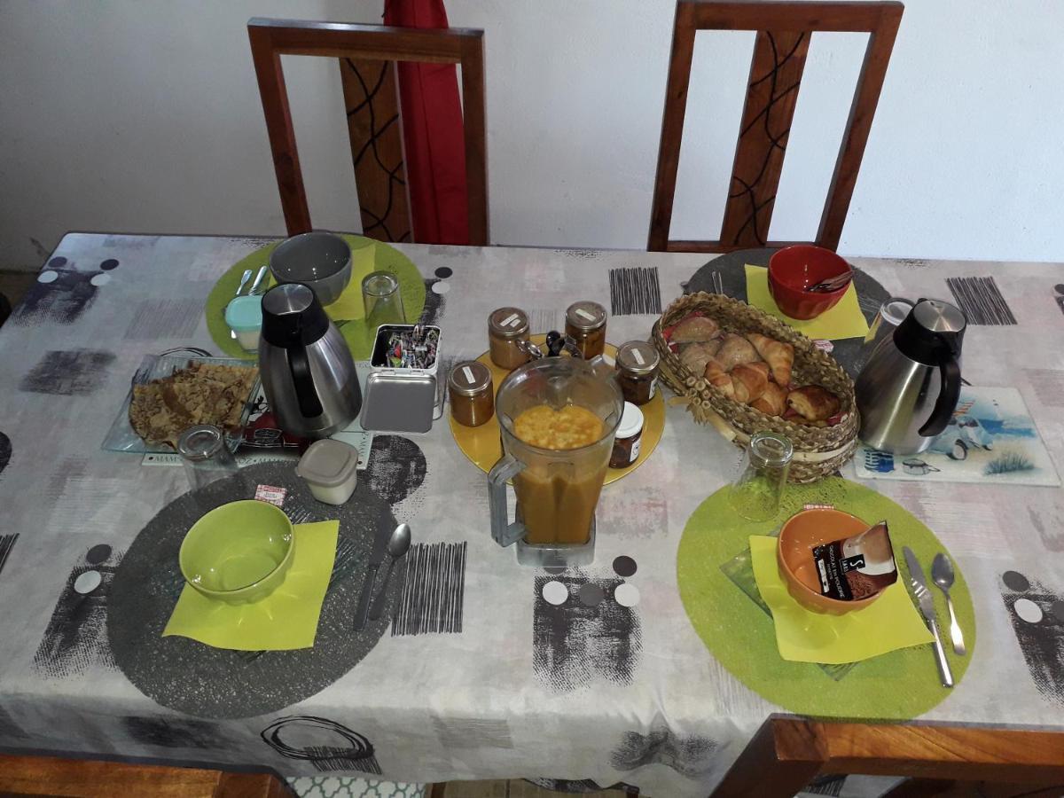 P'Ti Case D'Elena Bed and Breakfast Saint-Joseph Εξωτερικό φωτογραφία